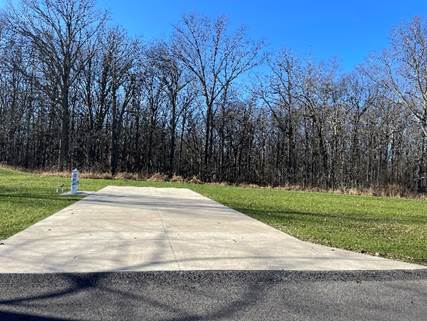 Lot 72         for sale - Motorcoach Resort Lake Erie Shores